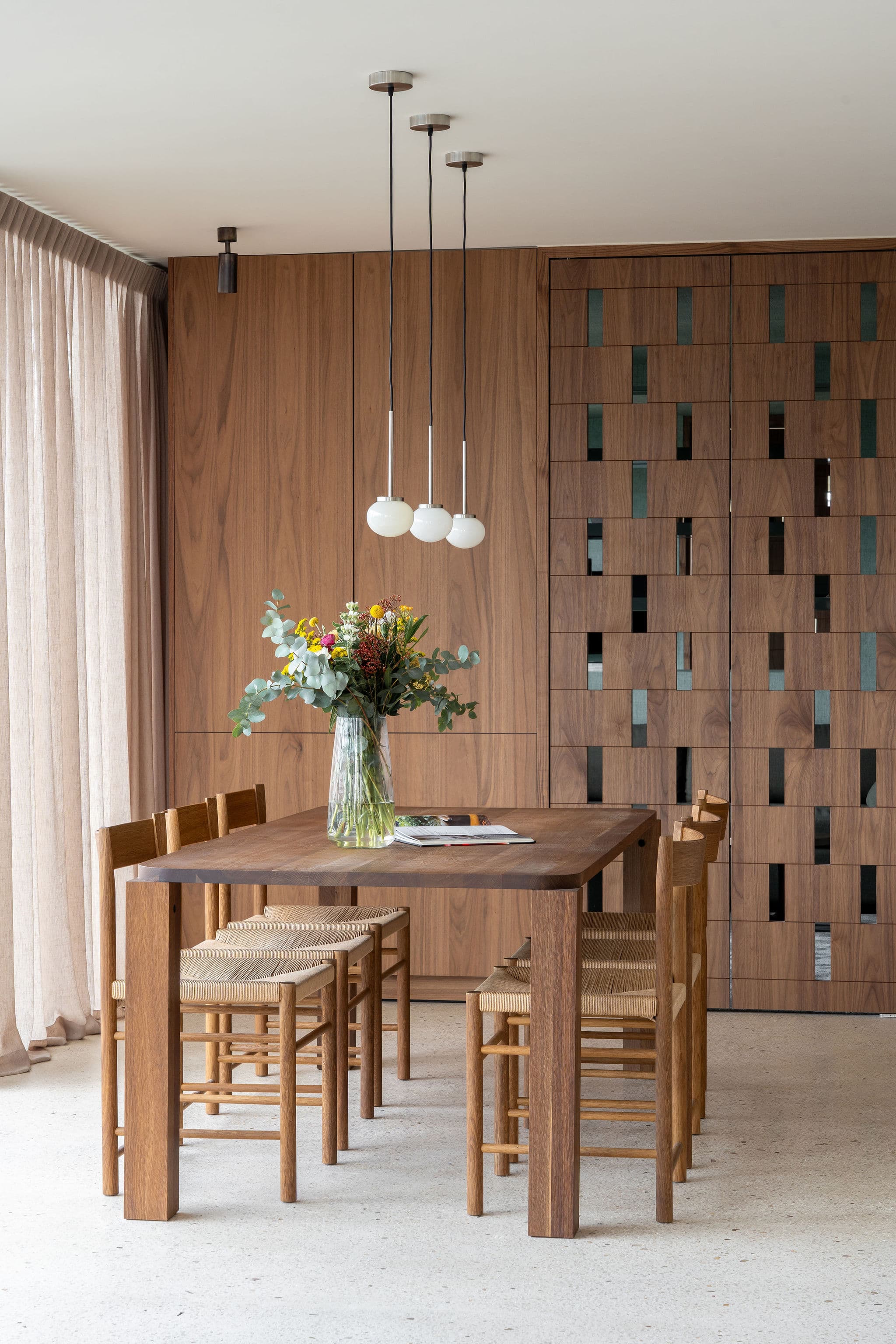 AUGUSTE — Gallery Image 1