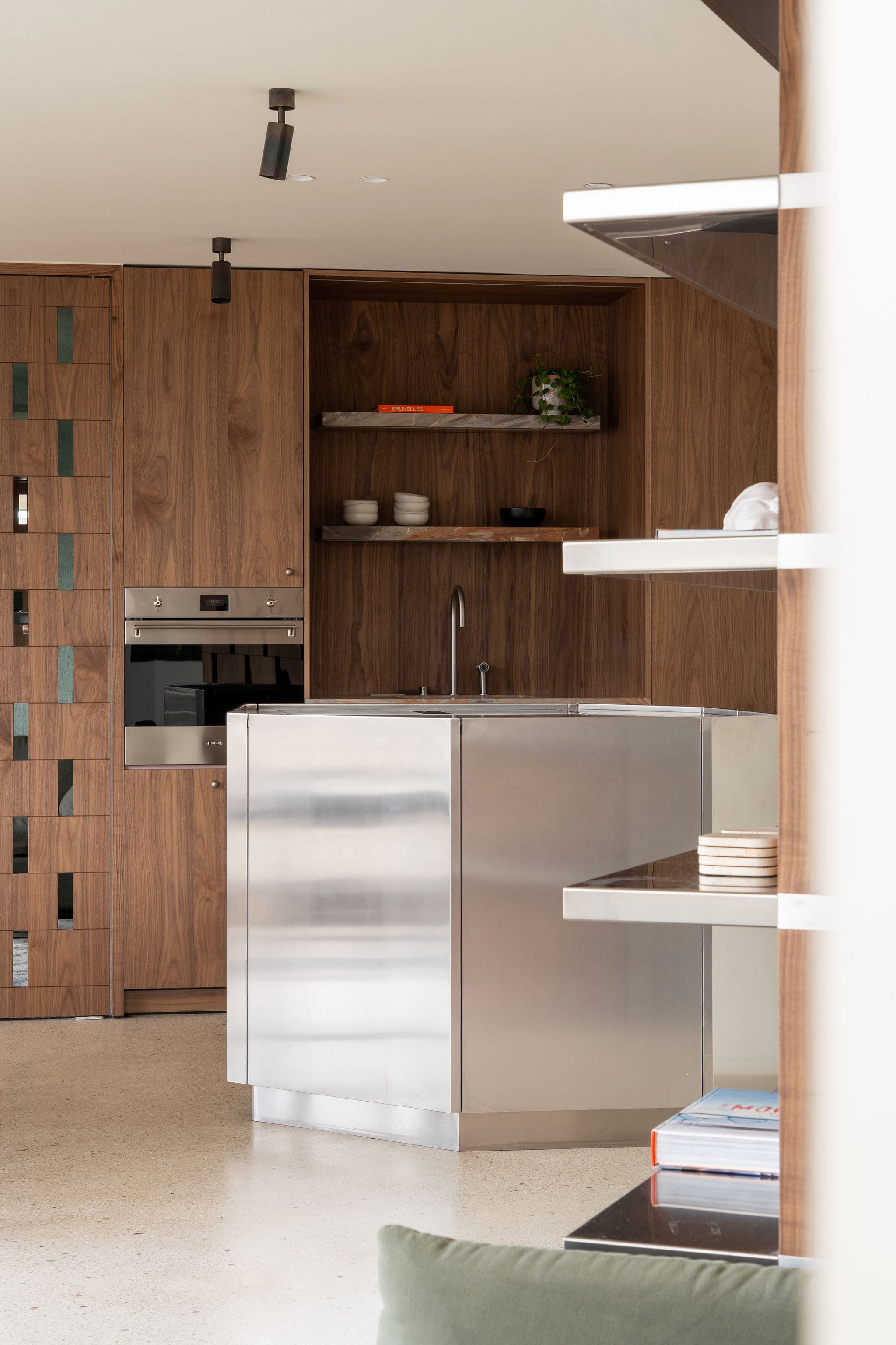 AUGUSTE — Gallery Image 4